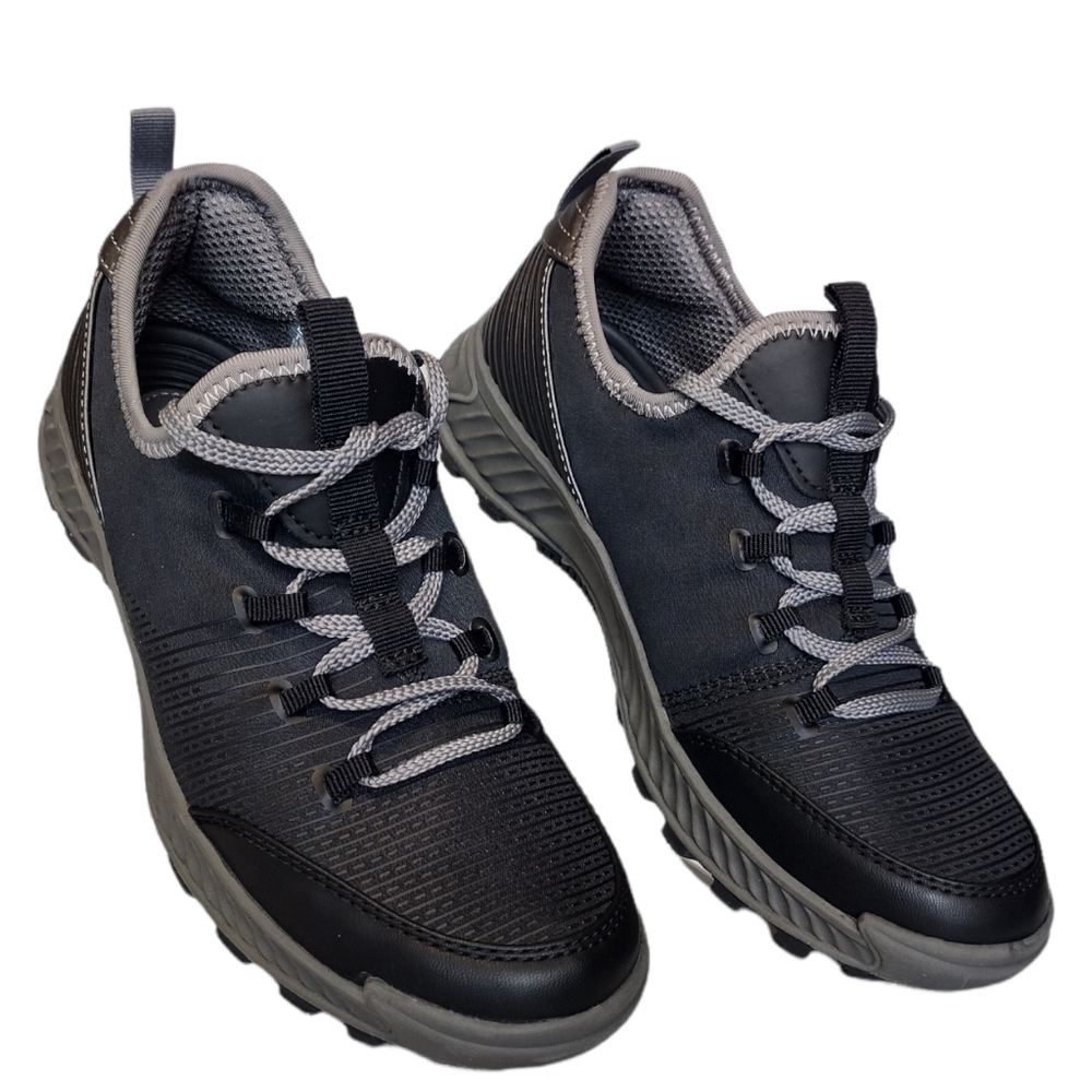 BARETRAPS Women's Malina Sneakers